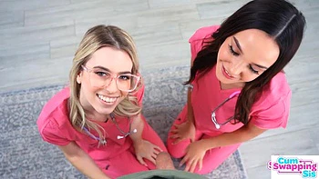 Heiße Ärztinnen Rissa May & Jill Kassidy melken volle Schwänze