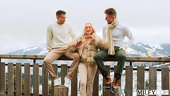 Начальница MILF Бранди Лав трахнута молодыми на корпоративе