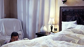 Adolescente rubia Destiny Cruz monta polla enorme