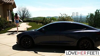 Olivia Madison et son threesome porno de pieds