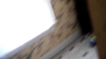 Lateinamerikanische MILF wird unter der Dusche gefickt