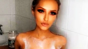 Skylar Taylor Fingering Nude in Bathtub