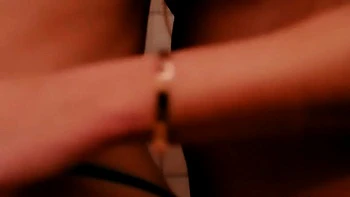 Брюнетки подростки втроем: минет и догги