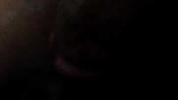 Koreanisches asiatisches Babe fingert ihre behaarte Fotze