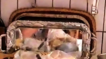 Mulher madura dinamarquesa chupando e fodendo amador