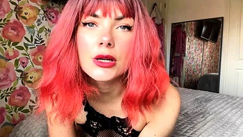 Ruiva amadora se masturba extremo em banheiro público