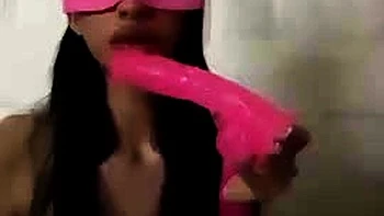 Mia Kandi boquete solo com dildo
