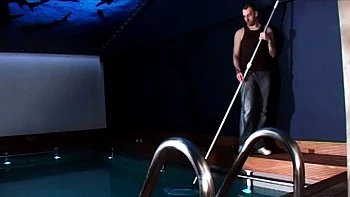 Salope EU baise l'inspecteur chaud