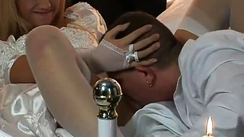 Braut lutscht und leckt Hardcore Schwanz