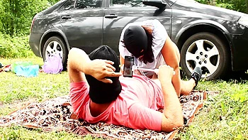 Hartes indisches Ficken im Wald