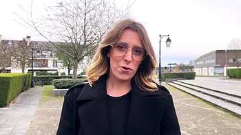 Aurrora 23 ans, milf à grosses nichons en lingerie