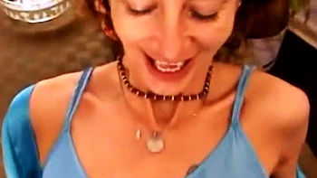 Милфа жестко трахает большой член Джонни Дарка