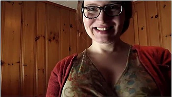 Бетти позирует голой в БДСМ - 4K рыжая соло