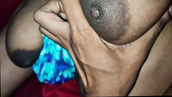 Novia desi con tetas grandes follada caliente en el pueblo