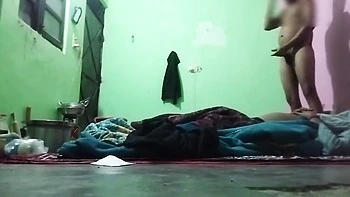 Индийский деси сводный брат трахает сводную сестру