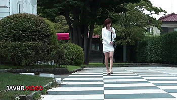 Risa Mizukis schlampiger Blowjob – unzensierte japanische Ehefrau beim Fremdficken