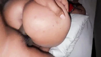 Weihnachtsjungfern-Geschenk: Desi Schwester verliert Jungfrau in hartem Hardcore