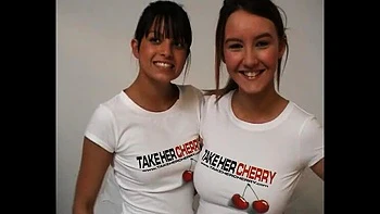 Sasha Cane & Katie K lesbischer Strap-On-Fick POV