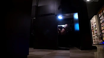 Dedilhando clitóris sensível até os dedos ficarem machucados - Milf asiática goza