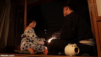 Рогоносец смотрит, как шлюха изменяет и жестко ебется в HD