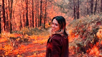 Пара жарко трахнулась в лесу, никто не видит