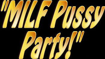 Charlee y sus grandes tetas en sexo lésbico comiendo coño