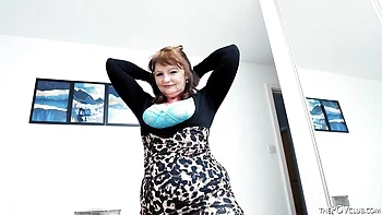 Lady Ava baise comme une folle