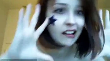 Leeloo baila striptease amateur