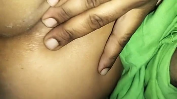 Desi Bhabhi fodida em casa pelo namorado