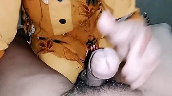 Amador indiano peludo curte sexo hardcore intenso