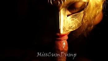 Blonde Milf bläst im Amateur-POV und schluckt