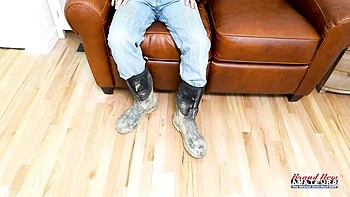 Красотка Ли с волосатой пиздой, аналом и минетом