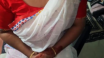 Madrasta bangladeshiana fodida forte de quatro com pau grande