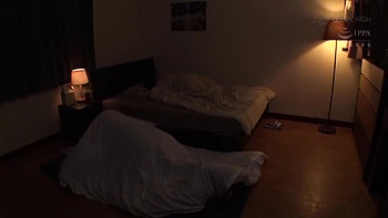 Asiatische Amateurteens beim harten Gruppensex