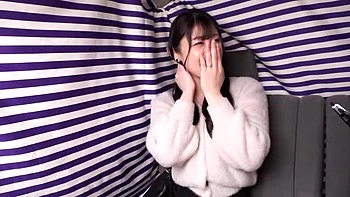 Esposa fodida enquanto o corno assiste