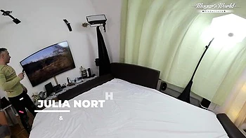 Мугур и Юлия в жестком минете и трахе