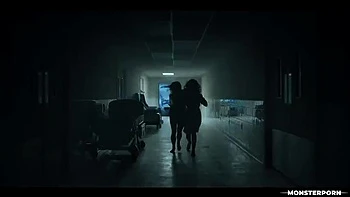 Futa monstre Pyramid Head baise dur la jolie brune Kylie