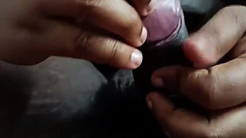 Busige Mallu-Frau gibt engen Handjob