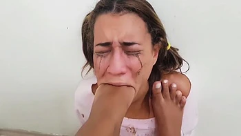 Изабела жестко доминирует ногами в лесбийской фетиш-игре