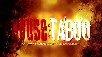 Latina morena en cadenas follada duro con doble penetración