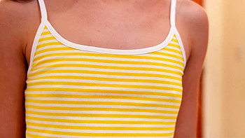 Finalmente fodi minha irmã postiça mimada e sua amiga pequena