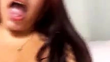 Webcam: Buceta, boquete e cowgirl com peitos grandes