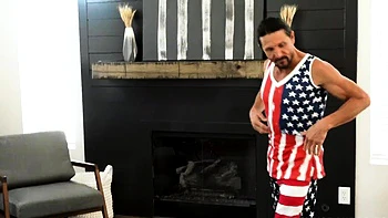 Mae Milano chupa polla grande, eyaculación hardcore POV