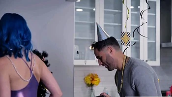 Trío de Año Nuevo con Jewelz Blu y Vina Sky