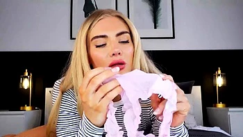 Blonde Step-Mom Dommelia Gets Bred by BBC