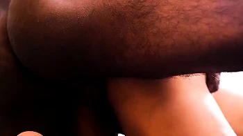 Chica india recibe el polla de su hermanastro a cuatro