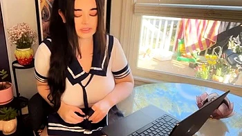 Roleplay tabou d’échange de corps avec la belle demi-soeur réticente