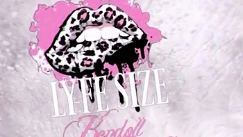 Kendoll chupa um pau negro enorme em POV noturno