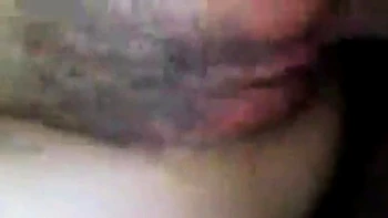 Chica asiática se sienta en cara en follada POV en coche