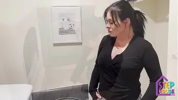 My Hot Stepmom London Rose Got Stuck in the Washer
